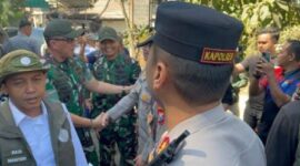 FOTO: Menteri Kehutanan didampingi Kapolres lumajang AKBP Riki Yariandi SH SIK. @by_News9.id