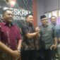 FOTO: Kasat Reskrim Polres Probolinggo AKP I Made Kembar Mertadana   brsama Aliansi Masyarakat Sae Patenang. @by_News9.id