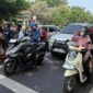 FOTO: Pengguna jalan  bersama-sama memperingati HUT ke-81 Kemerdekaan RI. @by_News9.id