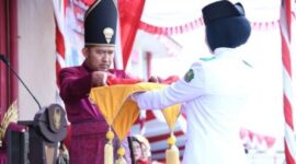 FOTO: Bupati Sumenep Dr. H. Achmad Fauzi Wongsojudo, bertindak sebagai Inspektur Upacara. @by_News9.id