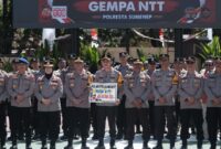 FOTO: Kapolresta Sumenep Kombes Pol Ariek Indra Sentanu, S.H., S.I.K., M.H., saat memimpin penyerahan bantuan untuk korban gempa NTT. @by_News9.id