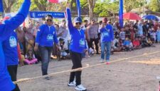FOTO: Ketua DPC Partai Demokrat Kabupaten Sumenep, H. Indra Wahyudi, saat membuka lomba rakyat. @by_News9.id
