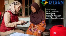 FOTO: Petugas Statistik ( Desil ) saat melakukan Pendataan warga. @by_News9.id