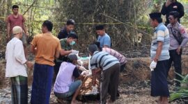 FOTO: Penemuan sesosok mayat perempuan dalam kondisi terbakar. @by_News9.id