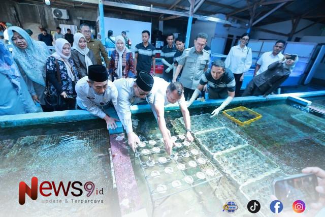 FOTO: Menteri Perdagangan RI Budi Santoso saat melepas ekspor koral hidup. @by_News9.id
