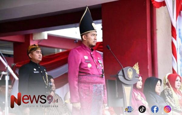 FOTO: Bupati Sumenep, Achmad Fauzi Wongsojudo, saat menghadiri Upacara Peringatan HUT ke-81 Kemerdekaan RI. @by_News9.id