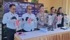 FOTO: Kapolresta Kombes Pol. Ariek Indra Santanu, bersama Satuan Reserse Narkoba (Satresnarkoba) Polresta Sumenep dalam konferensi pers. @by_News9.id