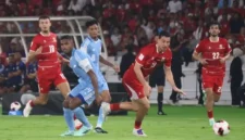 FOTO: Skuad Garuda saat melawan Singapura pada laga Grup A. @by_News9.id
