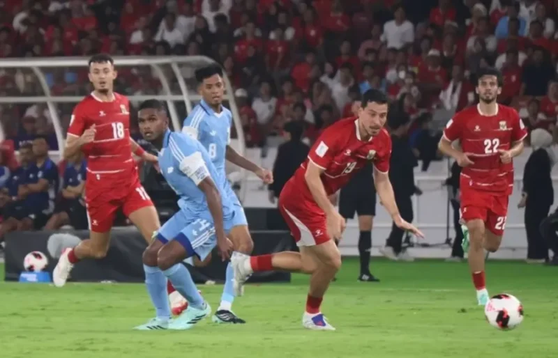 FOTO: Skuad Garuda saat melawan Singapura pada laga Grup A. @by_News9.id