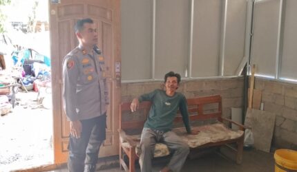 Kapolsek Kromengan Kunjungi Lokasi Bedah Rumah Kromengan