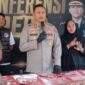 FOTO: Konferensi pers  sejumlah tersangka pengedar narkoba  kegiatan operasi “Tumpas Narkoba tahun 2026”, @by_News9.id