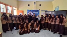 FOTO: SMK Al-Karimiyyah Sumenep dalam seminar. @by_News9.id
