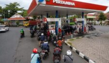 FOTO: (ilustrasi) Antrean di salah satu SPBU di wilayah Kab. Lumajang.@by_News9.id