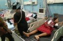 FOTO: Sejumlah siswa saat mendapat penanganan medis. @by_News9.id