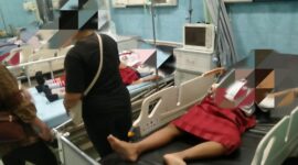 FOTO: Sejumlah siswa saat mendapat penanganan medis. @by_News9.id