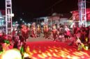FOTO: Salah satu peserta menampilkan beragam kreativitas, kostum, serta pertunjukan budaya. @by_News9.id