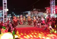 FOTO: Salah satu peserta menampilkan beragam kreativitas, kostum, serta pertunjukan budaya. @by_News9.id