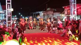 FOTO: Salah satu peserta menampilkan beragam kreativitas, kostum, serta pertunjukan budaya. @by_News9.id