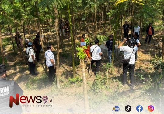 FOTO: Polres Probolinggo saat Rekontuksi di tempat kejadian perkara. @by_News9.id