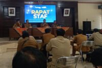 FOTO: Rapat staf di lingkungan Diskominfo Sumenep, @by_News9.id