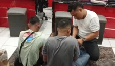 FOTO: Dua terduga perampok bersenjata tajam yang menyatroni Toko Emas Murni. @by_News9.id