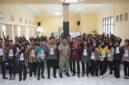 FOTO: Komandan Kodim (Dandim) 0827/Sumenep Letkol Inf Citra Persada, bersama mahasiswa Unija. @by_News9.id