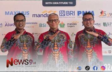 FOTO: H. Hairil Fajar (tengah), Direktur Utama BPRS Bhakti Sumekar, @by_News9.id