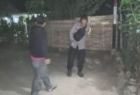 Foto : Jajaran Polsek Sumberasih saat melakuka olah Tempat Kejadian Perkara/TKP. @by_News9.id