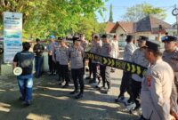 FOTO: Pemuda Peduli Desa (PPD) saat menggelar aksi di depan Mapolresta Sumenep, untuk segera menetapkan Asmawi sebagai tersangka. @by_News9.id
