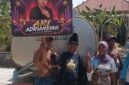 FOTO: Komunitas pendukung Ari Adriyansah, saat menyalurkan bantuan air bersih. @by_News9.id