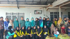 FOTO: Ketua dan Tim PKK Kecamatan Jrengik dan kader posyandu Desa Kotah. @by_News9.id