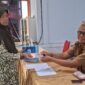 FOTO: Penyaluran Bantuan Langsung Tunai Dana Desa (BLT-DD) kepada Keluarga Penerima Manfaat (KPM). @by_News9.id