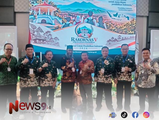 FOTO: Hasan Rohmad, M.Pd, (tengah) dari Dewan Pendidikan Kabupaten Sampang, saat mengikuti Rakornas. @by_News9.id