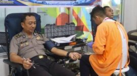 FOTO: Kasubsi Si Humas Polres Lumajang Ipda Suprapto saat Donor Darah. @by_News9.id