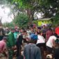 FOTO: Pemakaman Jenazah Suraji di tempat pemakaman umum Desa Lumbang. @by_News9.id