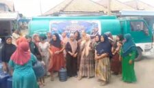 FOTO: Bantuan air bersih kepada warga Desa Disanah, Sreseh, Sampang, @by_News9.id