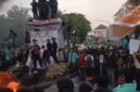 FOTO: Aksi dari ratusan mahasiswa Universitas Sebelas Maret (UNS) Solo, @by_News9.id